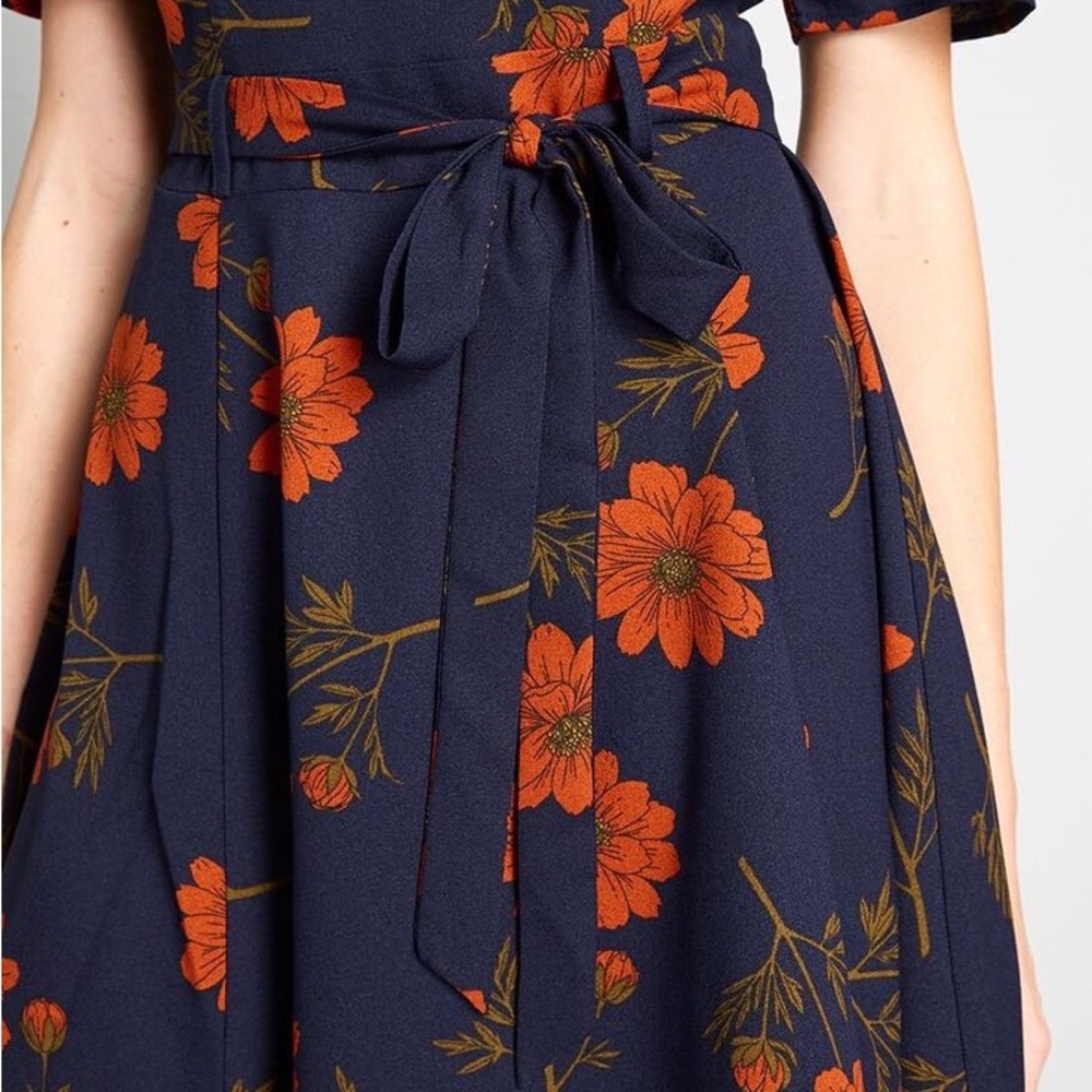 Princess Highway Navy with Orange Poppy Floral Design, Midi Tie-Waist - Picture 4 of 10